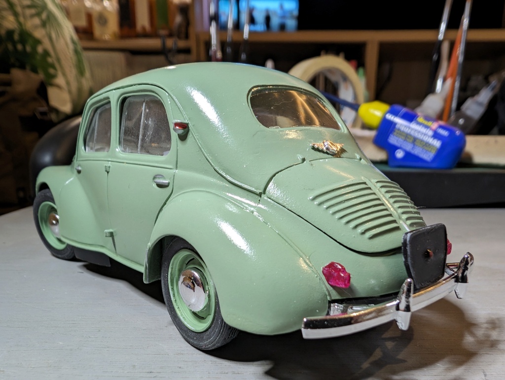 * Fil rouge 2024 / 1/24  Renault 4CV  Heller - FINI - Page 8 Pxl_2110