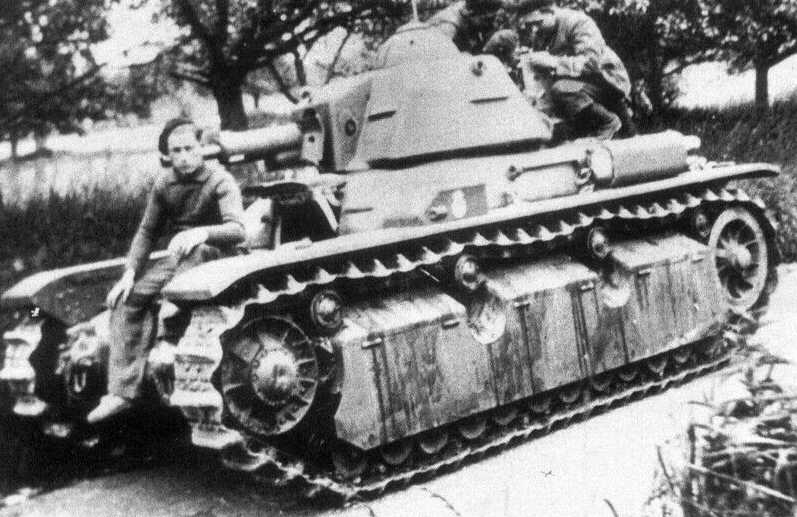 Fil rouge 2020 : B1 bis n°205 / 0 "Indochine" ( Tamiya 1/35) *** Terminé en pg 3 - Page 2 R40_0010