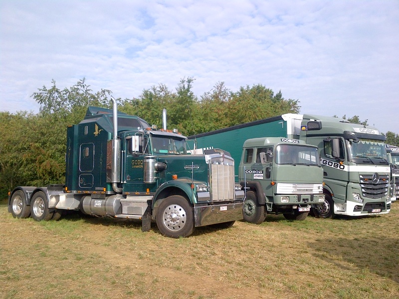 les camions de flotte et autres - Page 9 Bekk2243