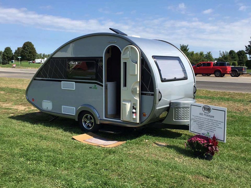 T@B 400 Unveiled (révélée) at Elkhart RV Open House Tmp_1711