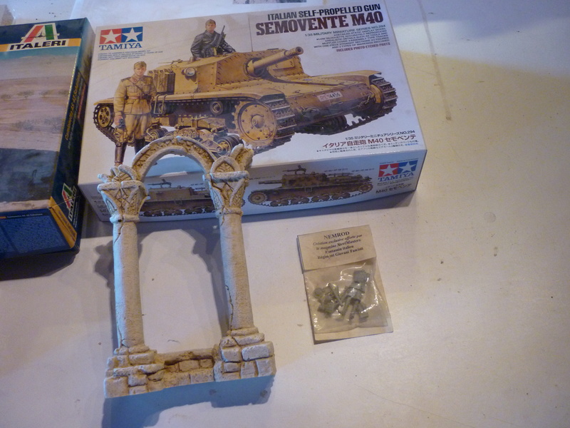 Tunisie 1943: Semovente M40 Tamiya + Camionetta AS 42 Sahariana Italeri + personnages et dromadaires Verlinden 1/35 P1070019