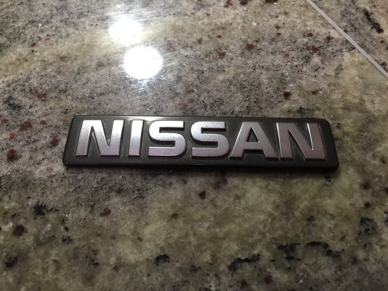 Nissan boot badge Image10