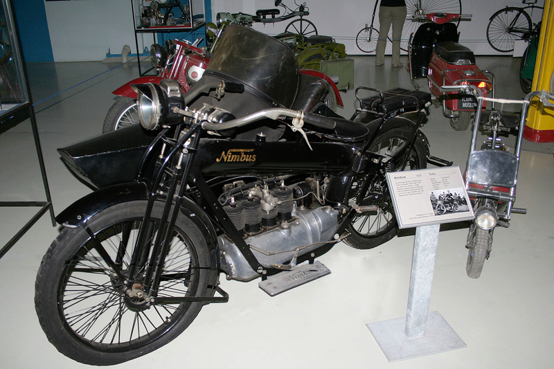 Basé sur l'ordre alphabétique, des noms de voitures, camions, dragsters, vélos, motos, tracteurs, bref tout ce qui roule !... - Page 34 A_nimb10
