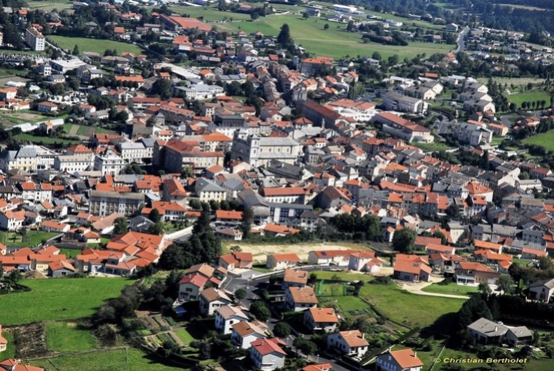 Par ordre alphabétique, des villes et des villages . - Page 14 A_yssi10