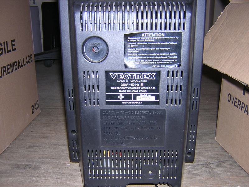 Console Vectrex avec 2 manettes et 9 jeux  Dscn5812