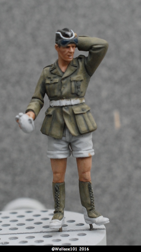 Afrika Korps AFV Commander (Verlinden Tamiya Bronco ... 1/35) Fini! - Page 3 Vareus10