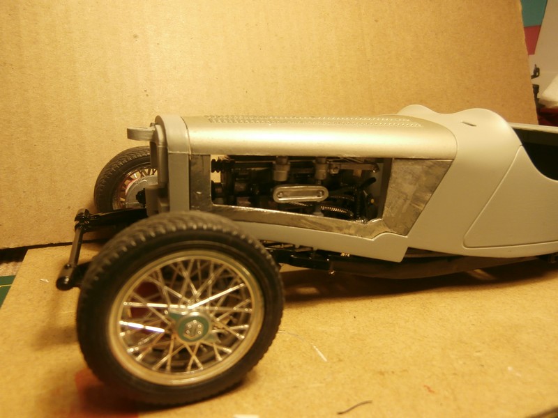 JAGUAR SS 100 1937 1/18 BURAGO. - Page 2 01512