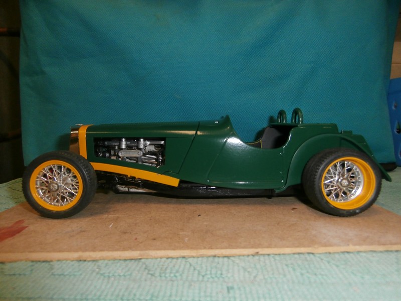 JAGUAR SS 100 1937 1/18 BURAGO. - Page 4 03711