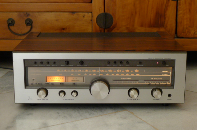 Luxman R-1070 Vintage AM/FM Stereo Receiver (Used) SOLD P1120724