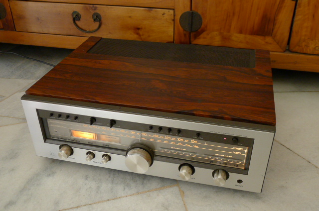 Luxman R-1070 Vintage AM/FM Stereo Receiver (Used) SOLD P1120726