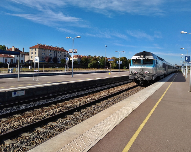 [TOPIC FERROVIAIRE] Photos et vidéos des trains de la SNCF en Champagne Ardenne et ailleurs - Page 16 P_201621