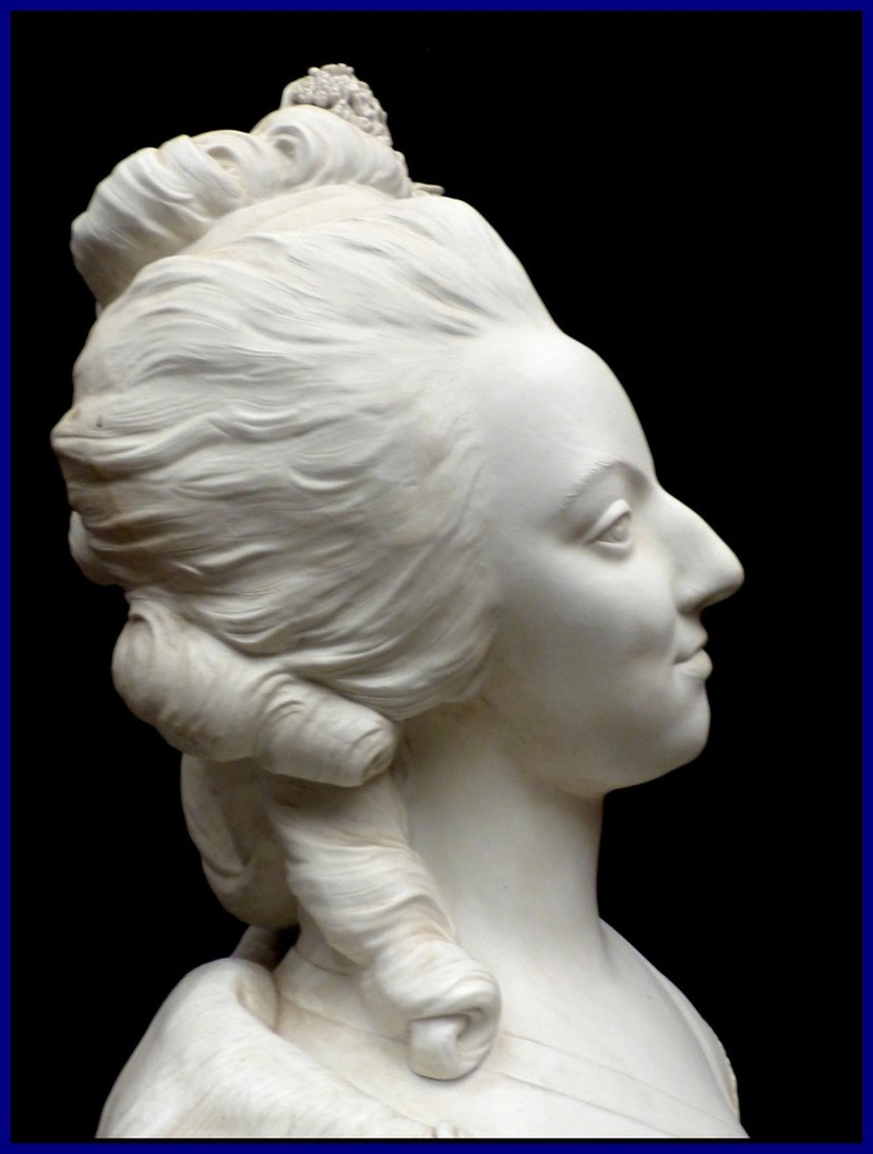 Collection bustes de Marie Antoinette - Page 5 1010