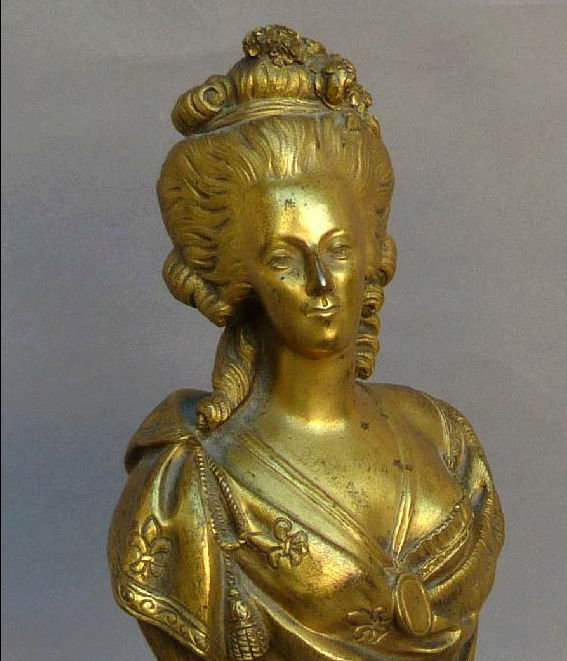 Collection bustes de Marie Antoinette - Page 5 Zzb10