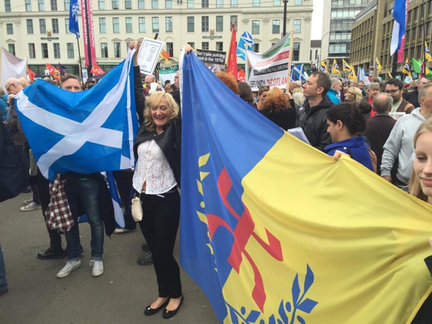 Soutien du Dr. Mairead Tagg, membre du parti national écossais, aux militants du MAK 110