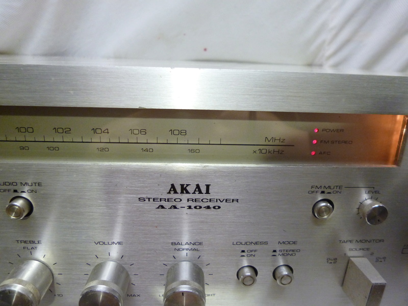 Akai AA-1040 Stereo Receiver (Sold) P1030211