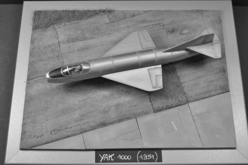 * 1/72   Yakovlev YAK 1000 ( Modelsvit ) 008_8029