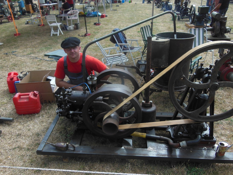 Le Moteur est dans le Pré.  Giverny 2016 3 et 4 Septembre Dscn7411