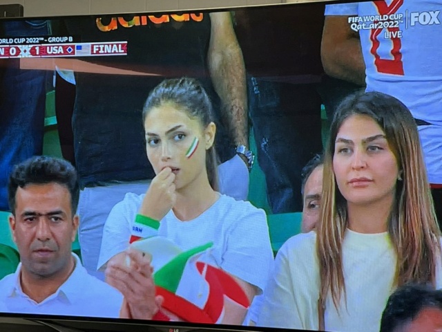 كأس العالم 2022: شاب من ميشيغان يبحث عن مشجعة إيرانية لمنحها الغرين كارد Fiwzak10