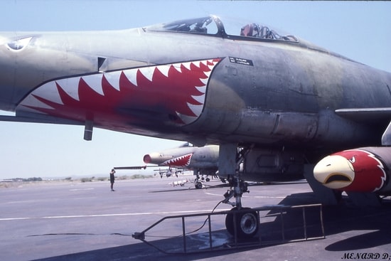 F-100D SuperSabre... Les requins de la mer Rouge...au 72eme. F-100d10
