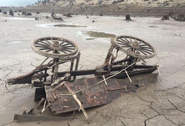 Un chariot du 19e siècle découvert dans un lac asséché du Far West Chario10