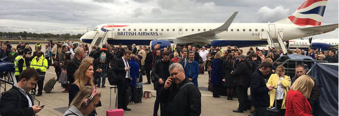 Londra, evacuato il City Airport: Segnalato un «incidente chimico» 20392311