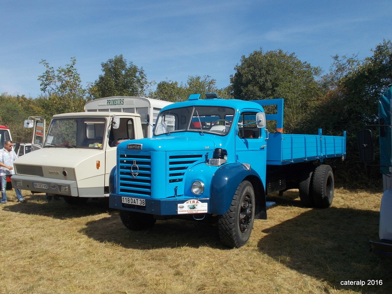 Rassemblement vehicules anciens de Vernas ( Isère) Vernas13