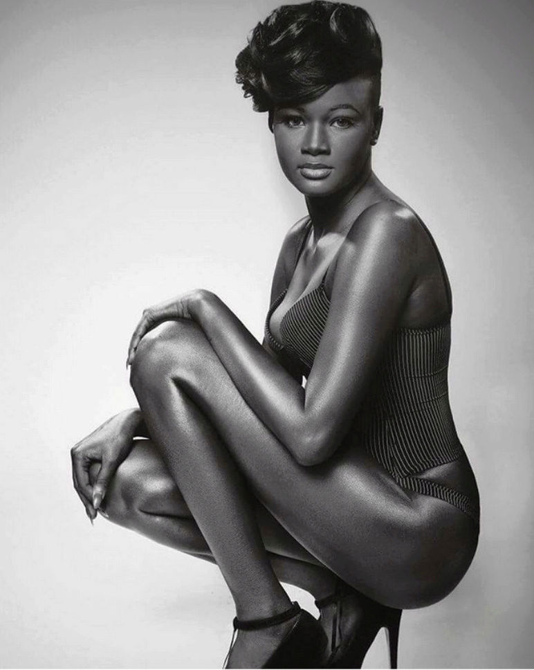 Khoudia Diop : une "déesse de la mélanine" dont la peau noire éblouit ! Par Axel Leclercq                          Captur19