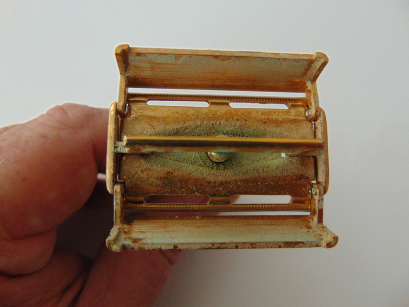 sauvetage d'un Gillette "Milord" Dsc04611