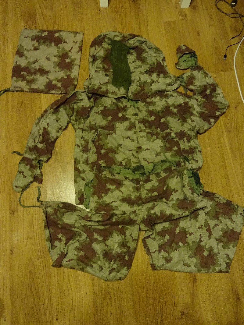 Summer camouflage oversuit with spots - variant 1 - 4 (Letní maskovací oděv se skvrnami - varianta 1 - 4) Dsc02118