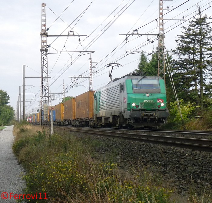 Photos et vidéos de la ligne Bordeaux - Toulouse - Narbonne - Sète (Fil 3) - Page 39 P1100222