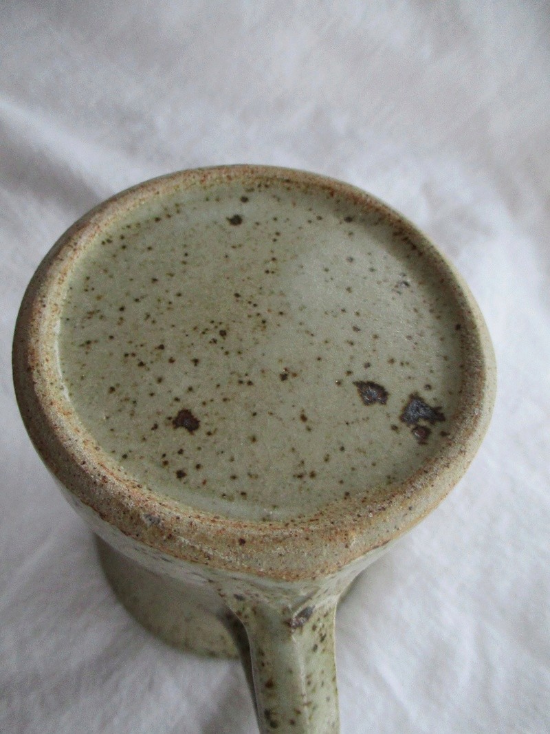 Stoneware Mug oatmeal glaze b mark -  Branscombe Pottery? Img_1028