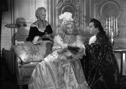 Si Versailles m'était conté (Lana Marconi), réalisé par Sacha Guitry en 1953 - Page 2 Si-ver10