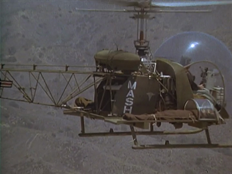 Bell H-13H  du film M.A.S.H au 35° de REVELL A_09_z10