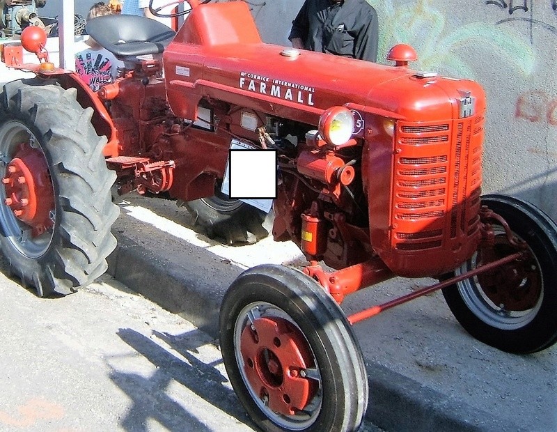 ( Vends ) tracteur IH F V V 137 D 284_ca14