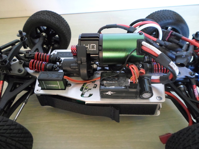 E-Revo's 1/16 Brushless 3S (380/540) 1110