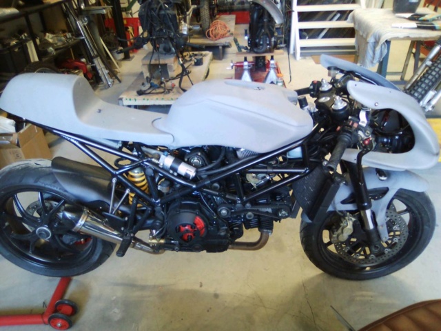 Projet ST2 / Café Racer - Page 9 Img_2057