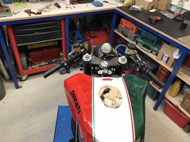 Projet ST2 / Café Racer - Page 7 Img_2919