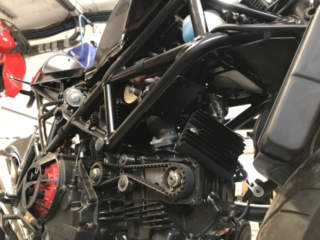 Projet ST2 / Café Racer - Page 9 Img_4510
