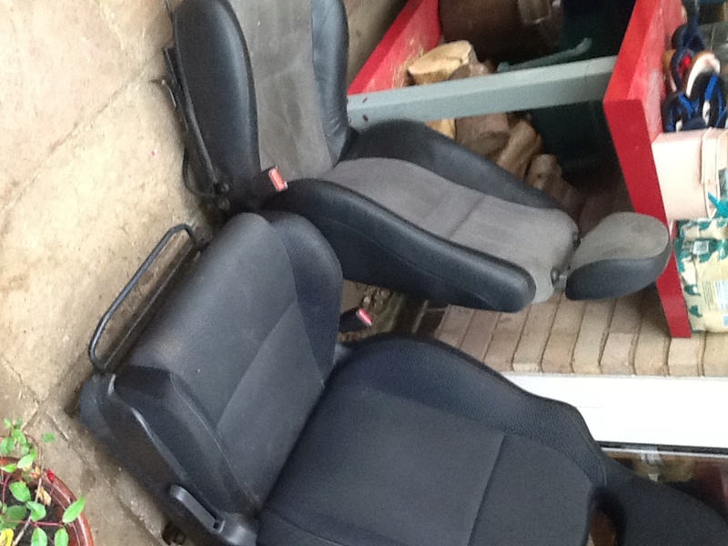 2x Car seats, free to collect Image14