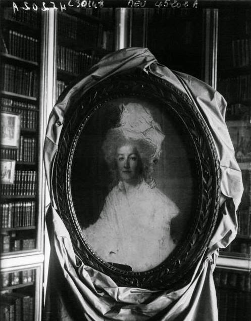 Exposition « Marie-Antoinette et sa cour » à Versailles (1927) Expoma10