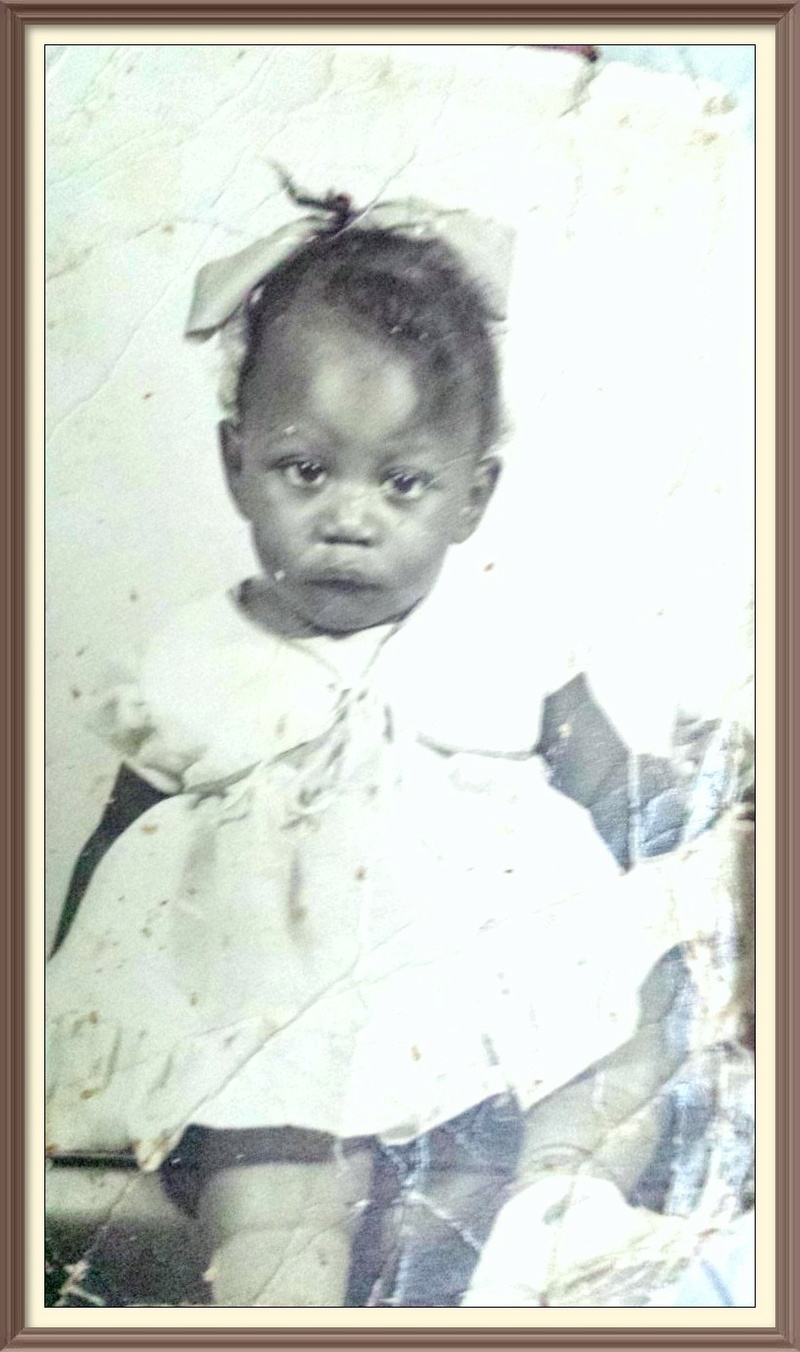chubby and cute vintage baby b/w pics Frame_10