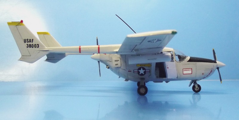 CESSNA O2A BIRDOG "PUSH-PULL" (HELLER 1/48) Dscf4107