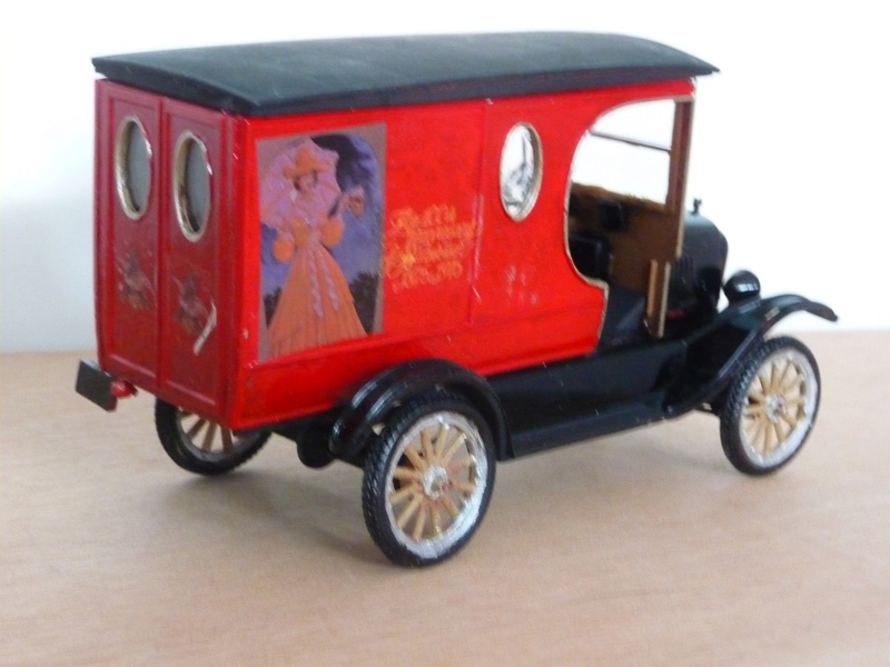 MATCHBOX AMT 1/25 -  1923 FORD T DELIVERY VAN P1060811