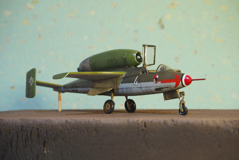 Heinkel He 162 A-8 :: (Planet Models 1/72) Pa060012