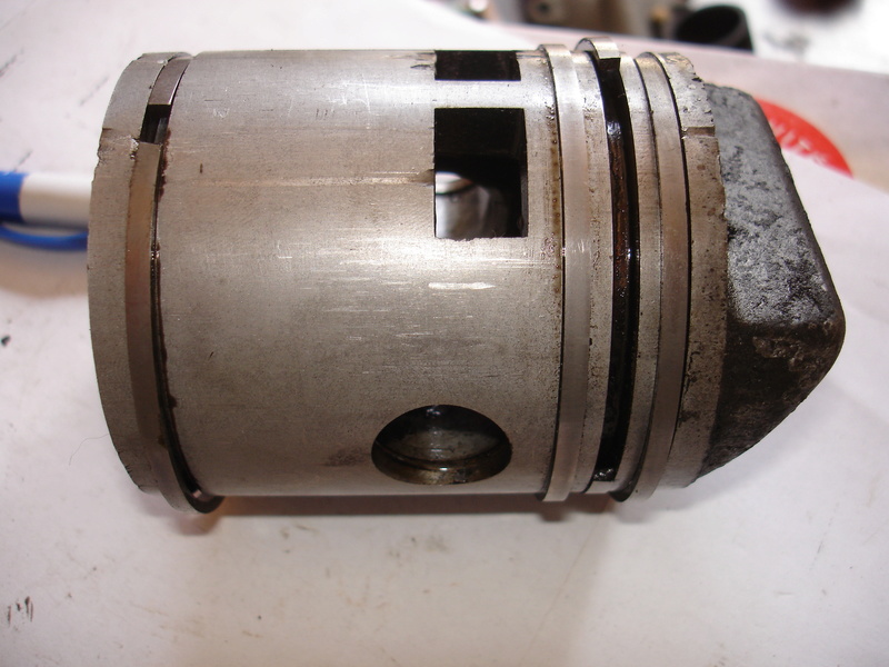Recherche piston SOMUA F5 diamétre 65.5 Dsc03910