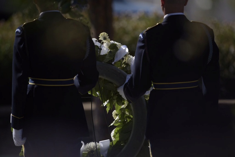 SecDef Carter and POTUS lay wreath at September11 commemoration ceremony at the Pentagon 128