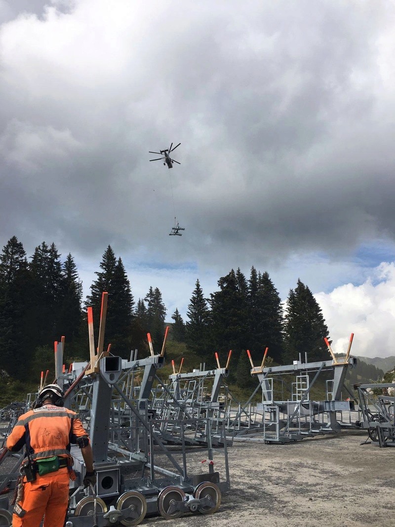 Construction de télésièges dans le domaine "Diablerets-Villars-Gryon (Suisse)" - Page 2 Helipo12