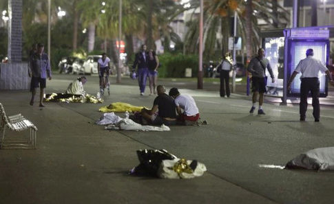Attentat à Nice: au moins 80 morts ! - Page 9 Nice1410