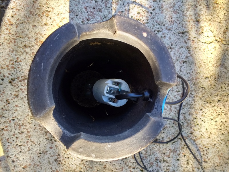 lampe rouleau en céramqiue à identifier 2016-113