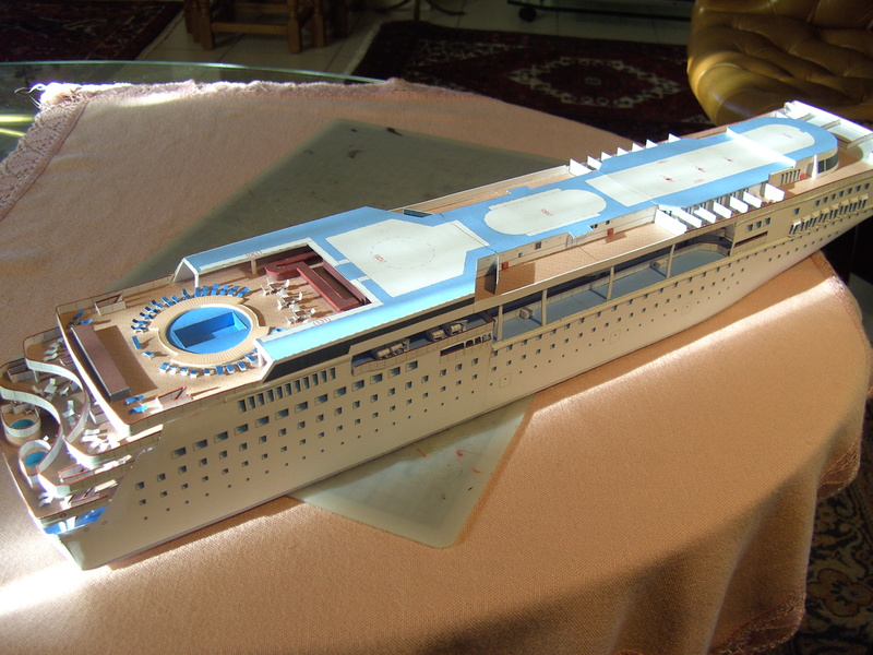 Fertig - Kreuzfahrtschiff 'Costa Voyager' gebaut von Holzkopf Bild1962